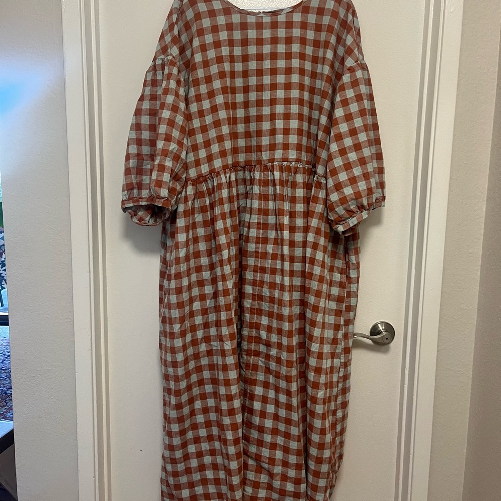 Tradlands Nico Balloon Sleeve Midi Dress in blue gingham - Picture 5 of 9